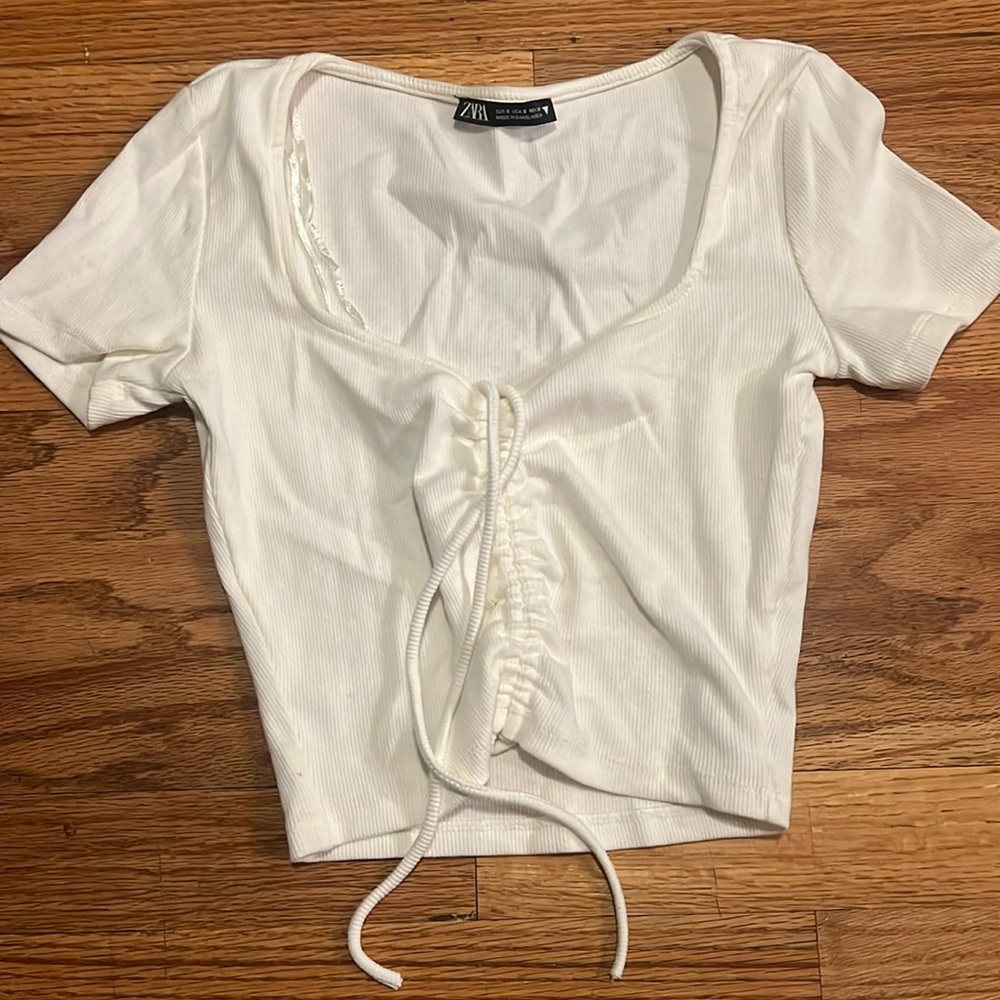 Zara Cinched/ Ribbed white crop top tshirt